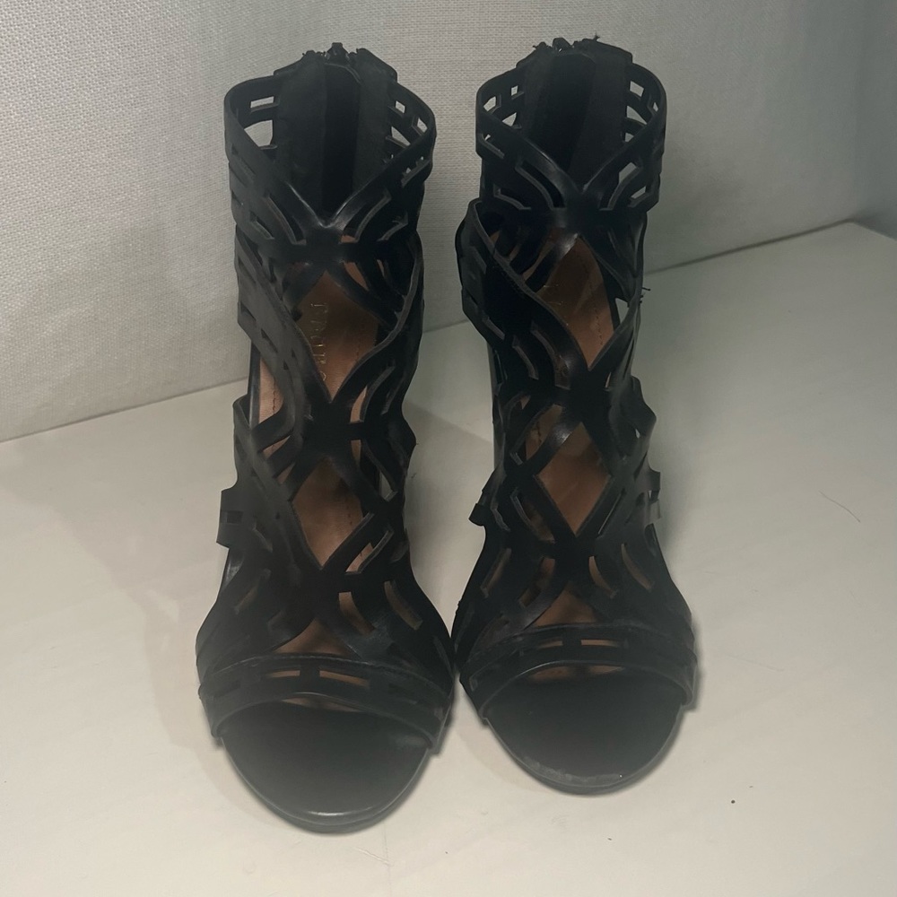 BAMBOO BLACK 4 INCH HEELS! NEVER WORN!! SIZE 5.5!!